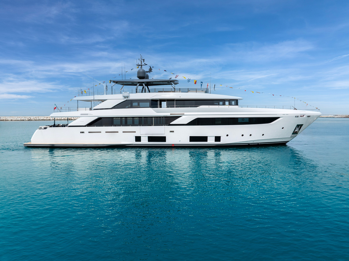 CUSTOM LINE SETS SAIL WITH SIX BESPOKE MASTERPIECES – Collection Pan ...